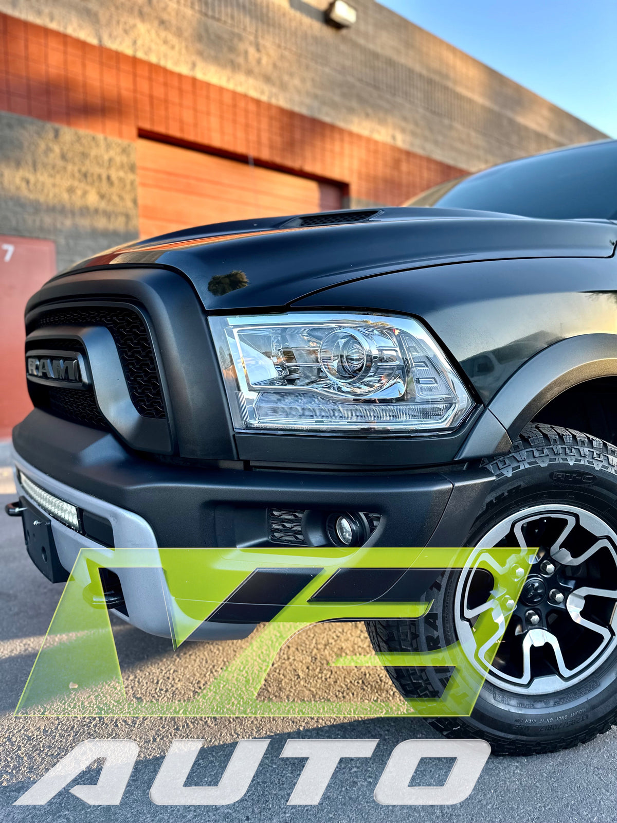 09-18 Dodge Ram “R/T Style Clear Corner” Headlights