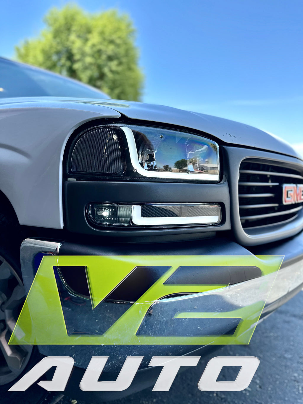 99-06 GMC Sierra Yukon "Double L Bar Switchback" Headlights