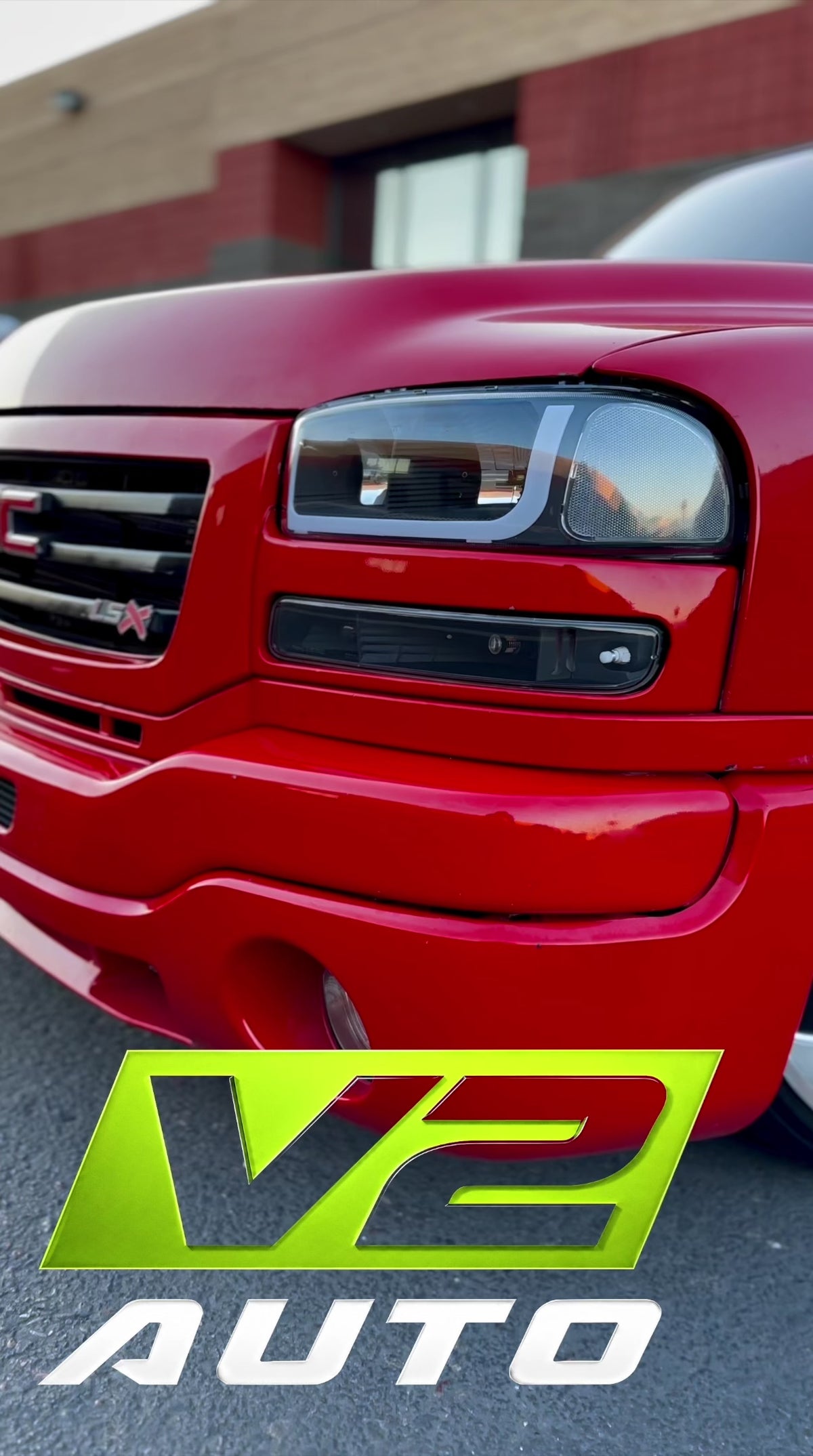99-06 GMC Sierra Yukon "Switchback Sequential U Bar" Headlights
